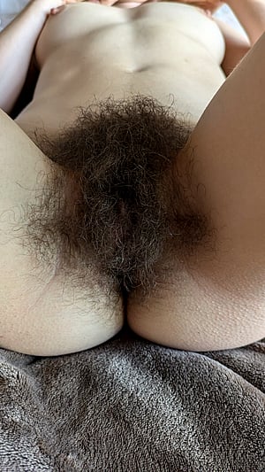 Peach Fuzz or Full Bush: What's Your Vibe?