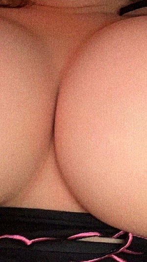 24F Spicy Surprise for Anyone Who Upvotes