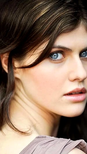Alexandra Daddario Stunning Snap