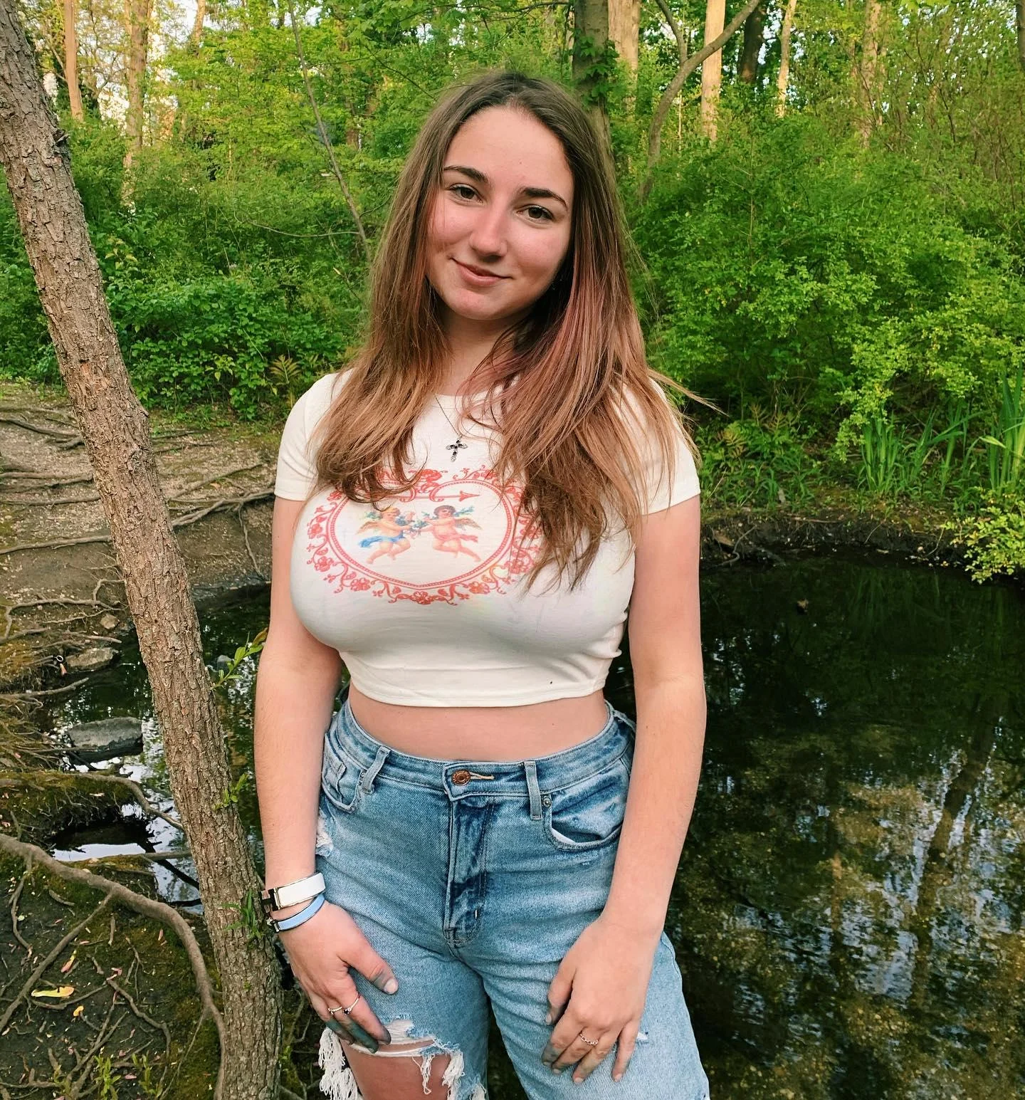 Perfect Size These Busty Curves Stun picture 1 of 1