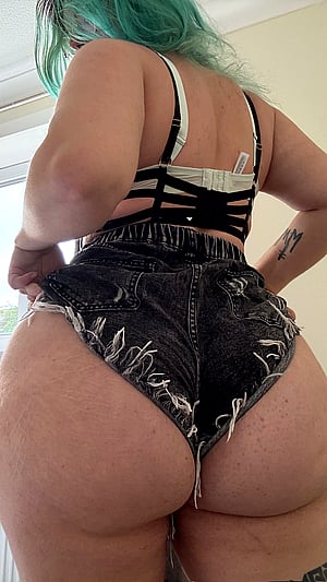 200lbs of Pure Curves