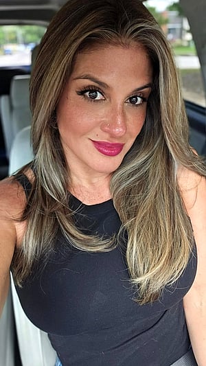 45 and Absolutely Radiating: Mrs. Charlotte Coyβs Sunny Selfie