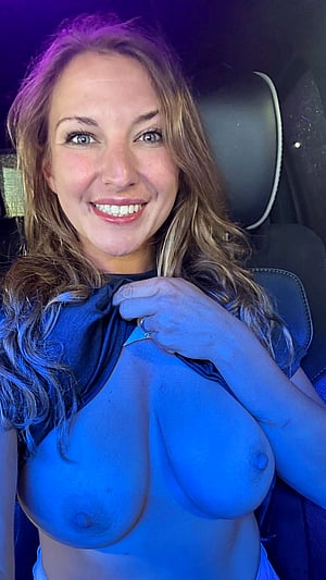 MILF Alert at the Car Wash 💦