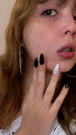 Freshly 18 and Ready to Explore | redxpics.com