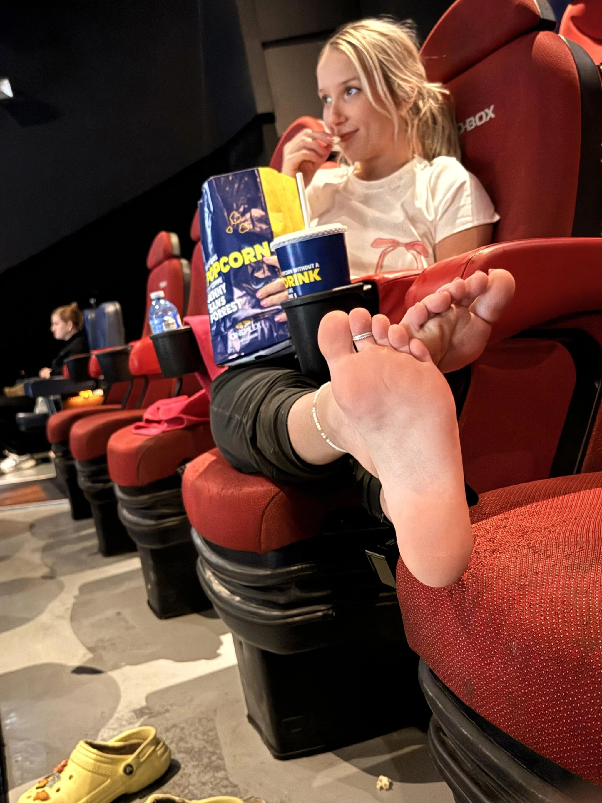 Good luck paying attention to the movie... picture 1 of 1