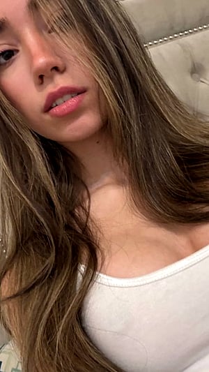 Olivia's back and serving major cutie energy