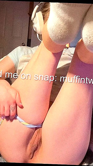 Aussie Cutie Pops Off Again for You