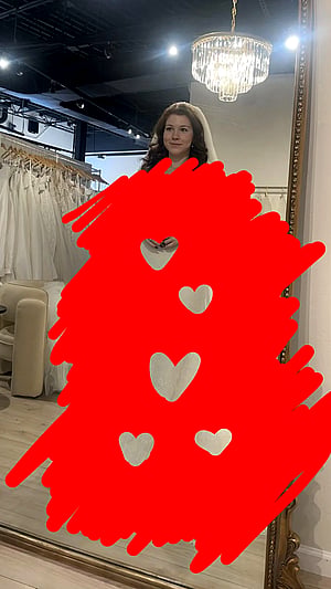 5k Upvotes and THE DRESS Comes Out to Play
