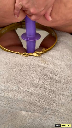 Hot MILF Souterngal6912 Takes It Deep in Her Thick Ass - Amateur Anal Vid