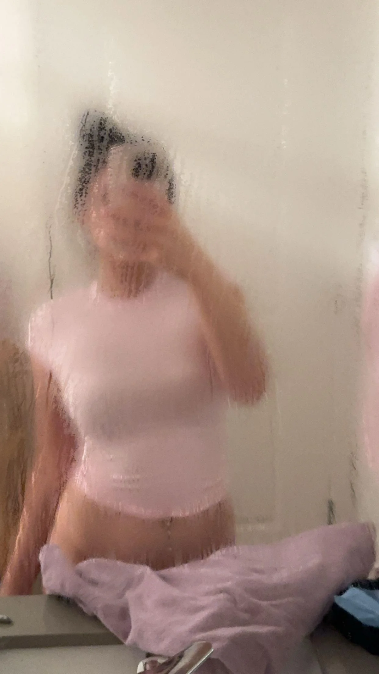 free nudes for anyone who likes/upvotes💗 picture 1 of 1