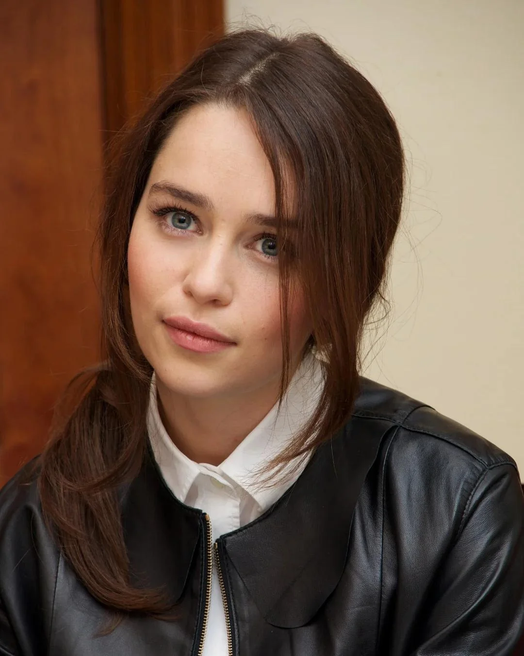 Emilia Clarke Looking Absolutely Stunning picture 1 of 1