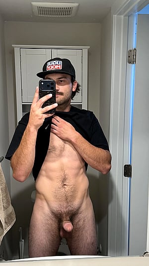 Caught In 4K: Fun_Dilf_505 Stares You Down