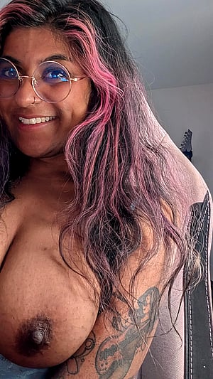 big tiddy metal guitarist gf <3