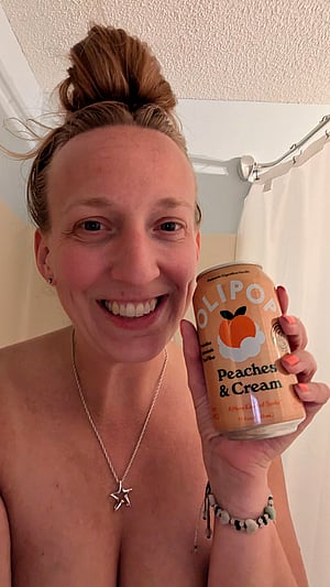 Midday Mood Boost: Peaches & Cream Vibes