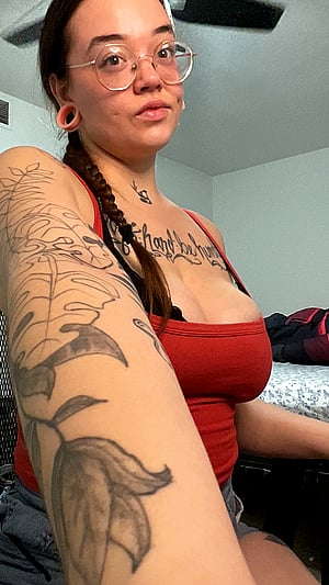 Live now on OF - come hang out with Panda