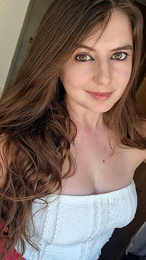 Golden Hour Glow: Scarlett's Cheeky Evening Tease