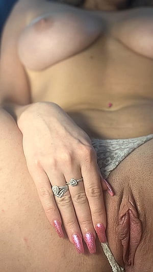 Mollz Moved Her Panties to the Side Just for You