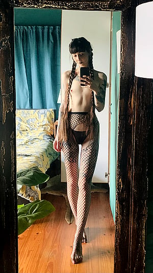 Standing tall and feeling bold - Scarlet on top